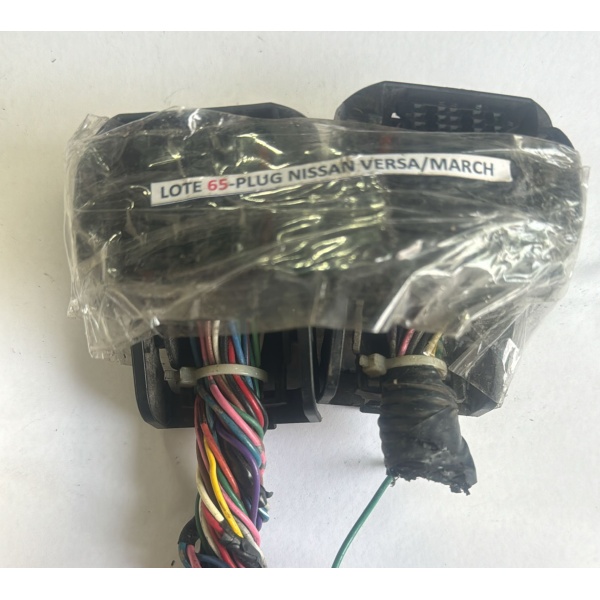 Plug Nissan Versa / March