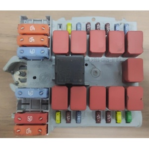 CAIXA DE FUSIVEL COM AR FIAT DUCATO BOXER JUMPER P68336542AA (USADO)