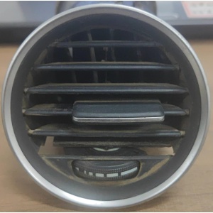 DIFUSOR AR DIREITO PAINEL MB C180 A2048306254 (USADO)